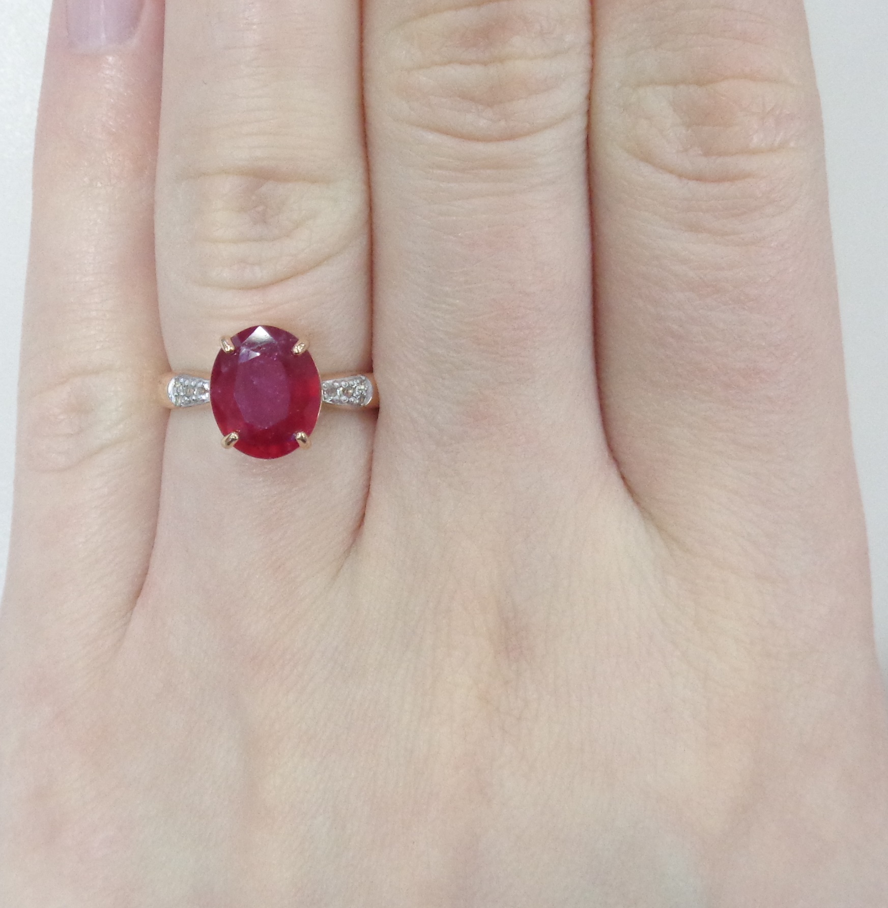 Серебряное кольцо с рубином